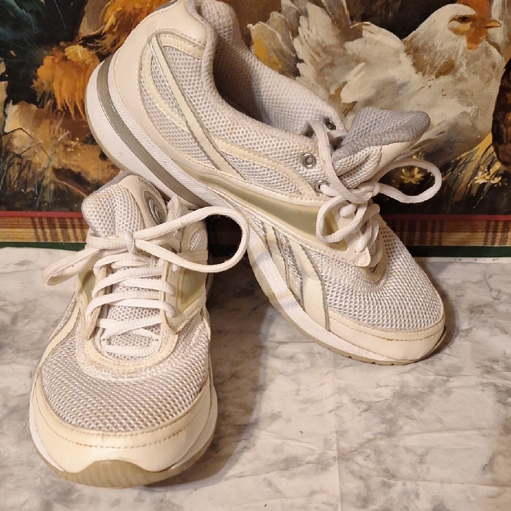 Reebok White Sneakers with Chunky Design and Mesh Upper